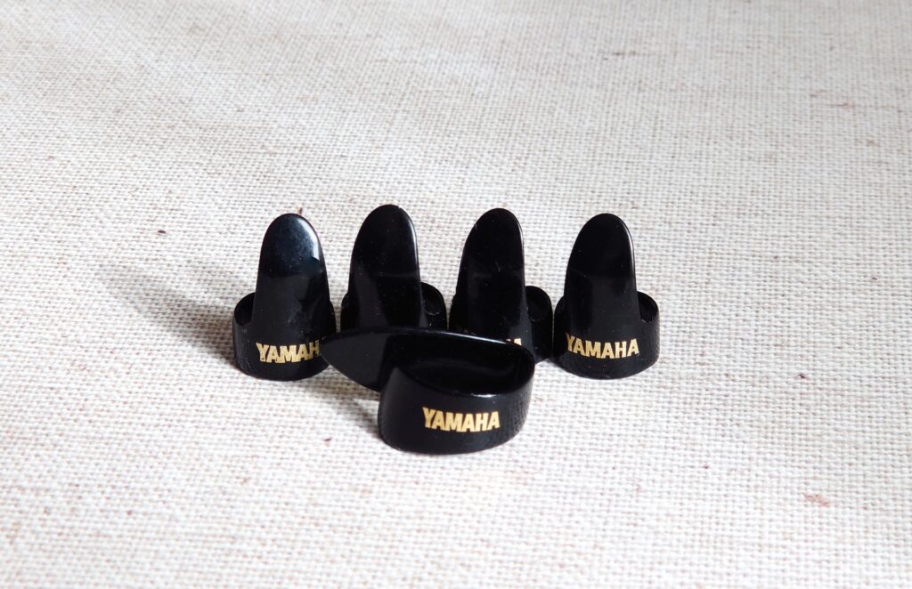 ヤマハ(YAMAHA)のフィンガーピックセット